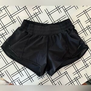 Lululemon Hotty Hot High-Rise Lined Short 2.5"